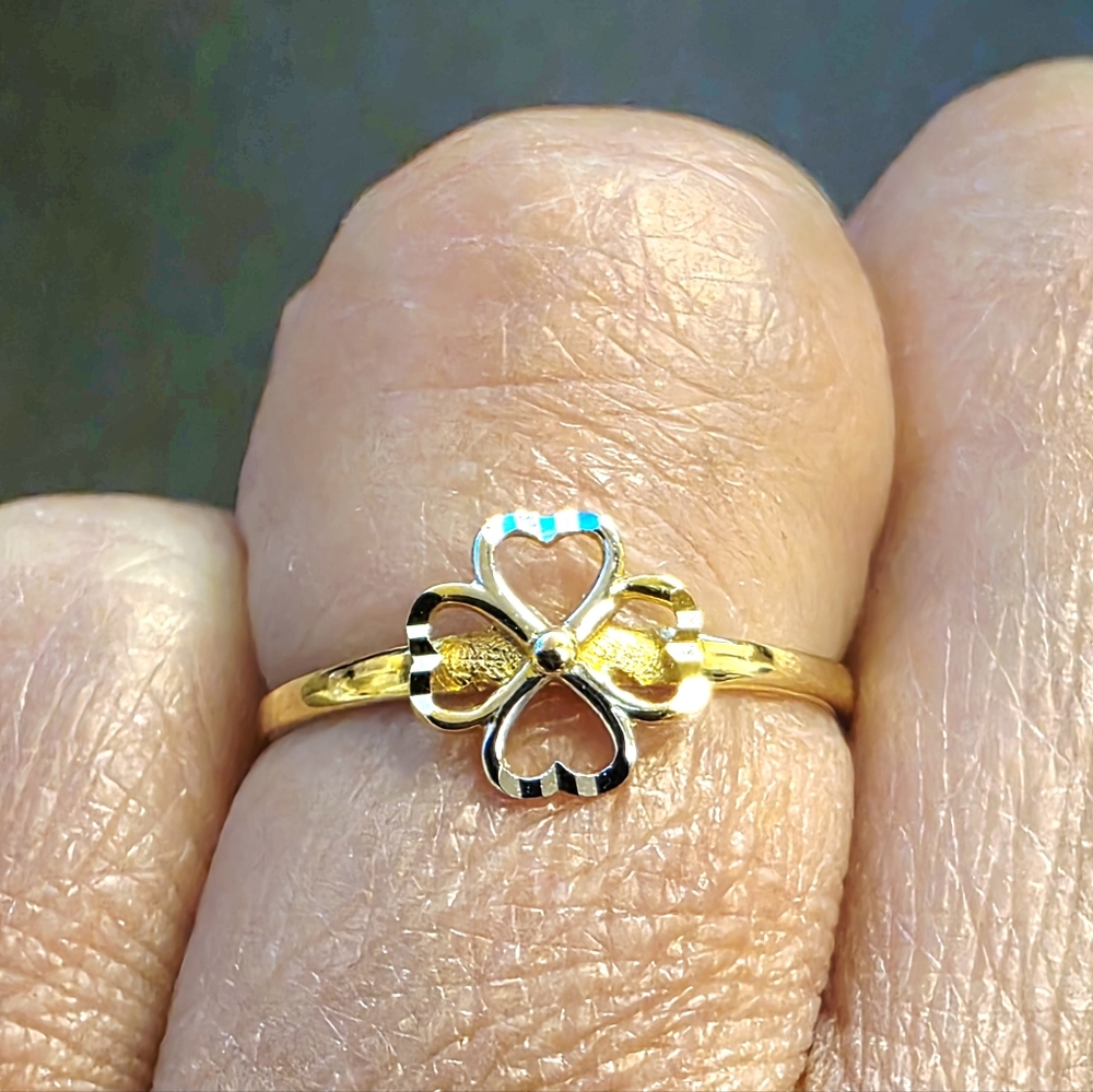 Gold Four-Heart Clover Ring — Elegant Women's Fashion Ring - Picture 1 of 3